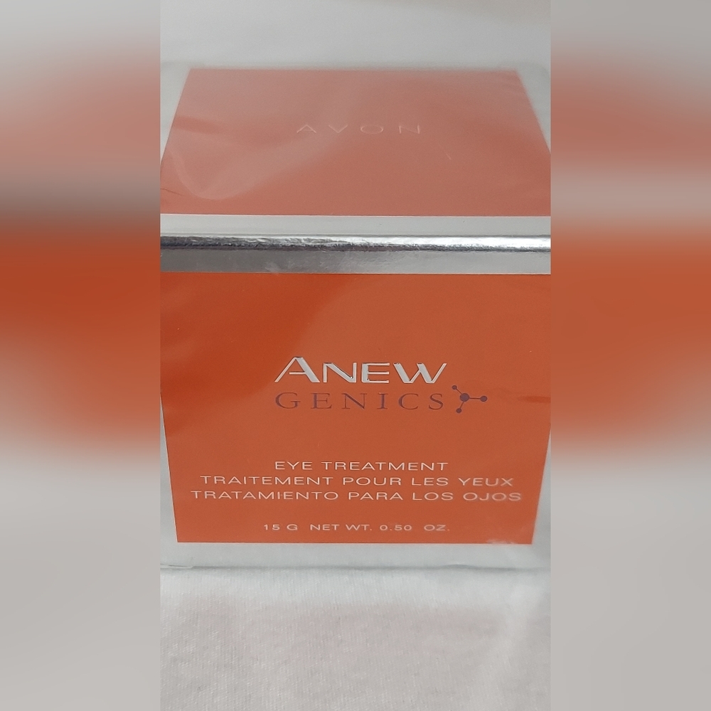 AVON SEALED Genic Eye Treatment New! - Picture 2 of 8